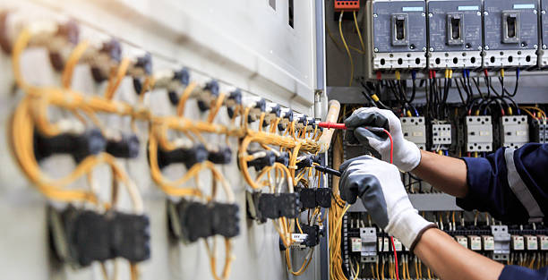 Professional Electrician technician working in Kaplan, LA